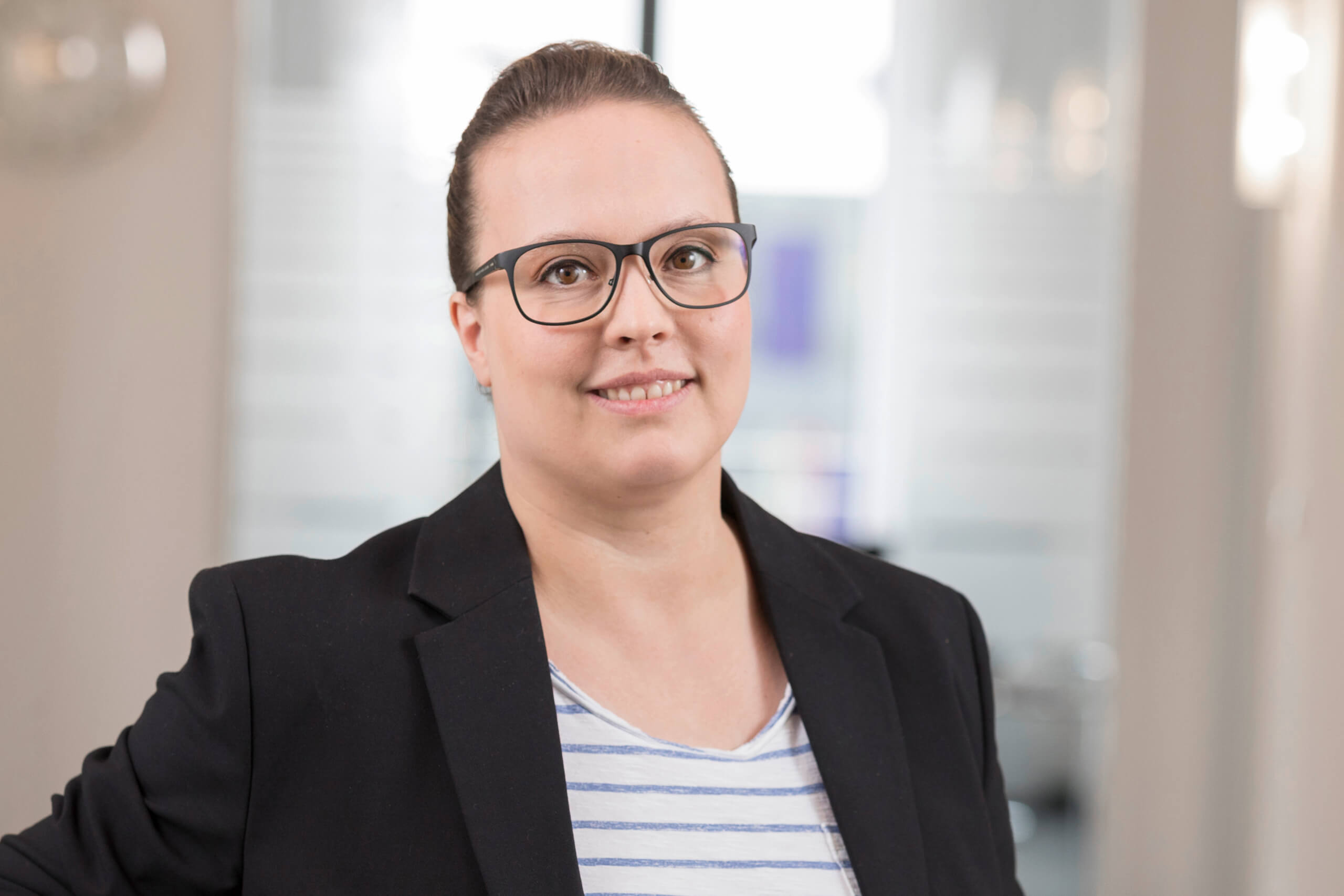 Stephanie Heines Portraitfoto von Stephanie Heines | Dr. Strunk und Smania Wirtschaftsprüfer-Steuerberater PartmbB